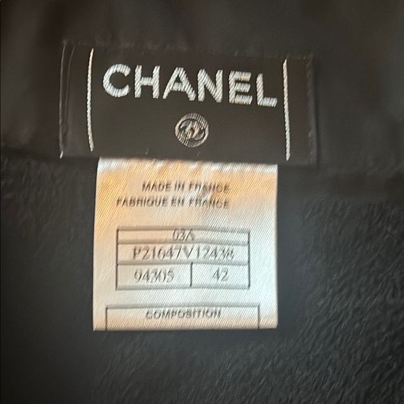 Chanel Black Collarless Jacket and Skirt Set - Picture 5 of 16